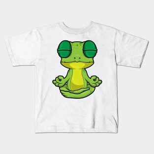 Frog at Yoga Stretching exercises in Cross-legged Kids T-Shirt